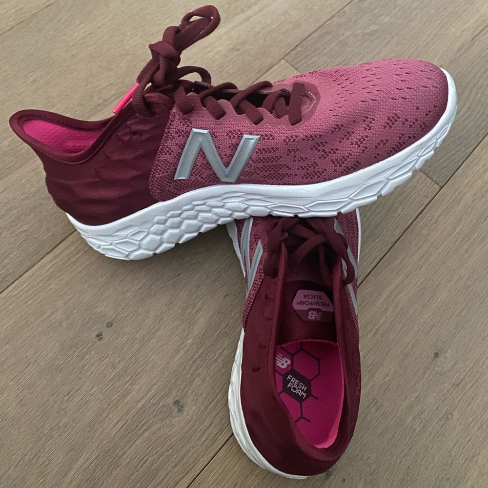 New Balance fresh foam maroon- never been worn, a gift from a marathon donor.